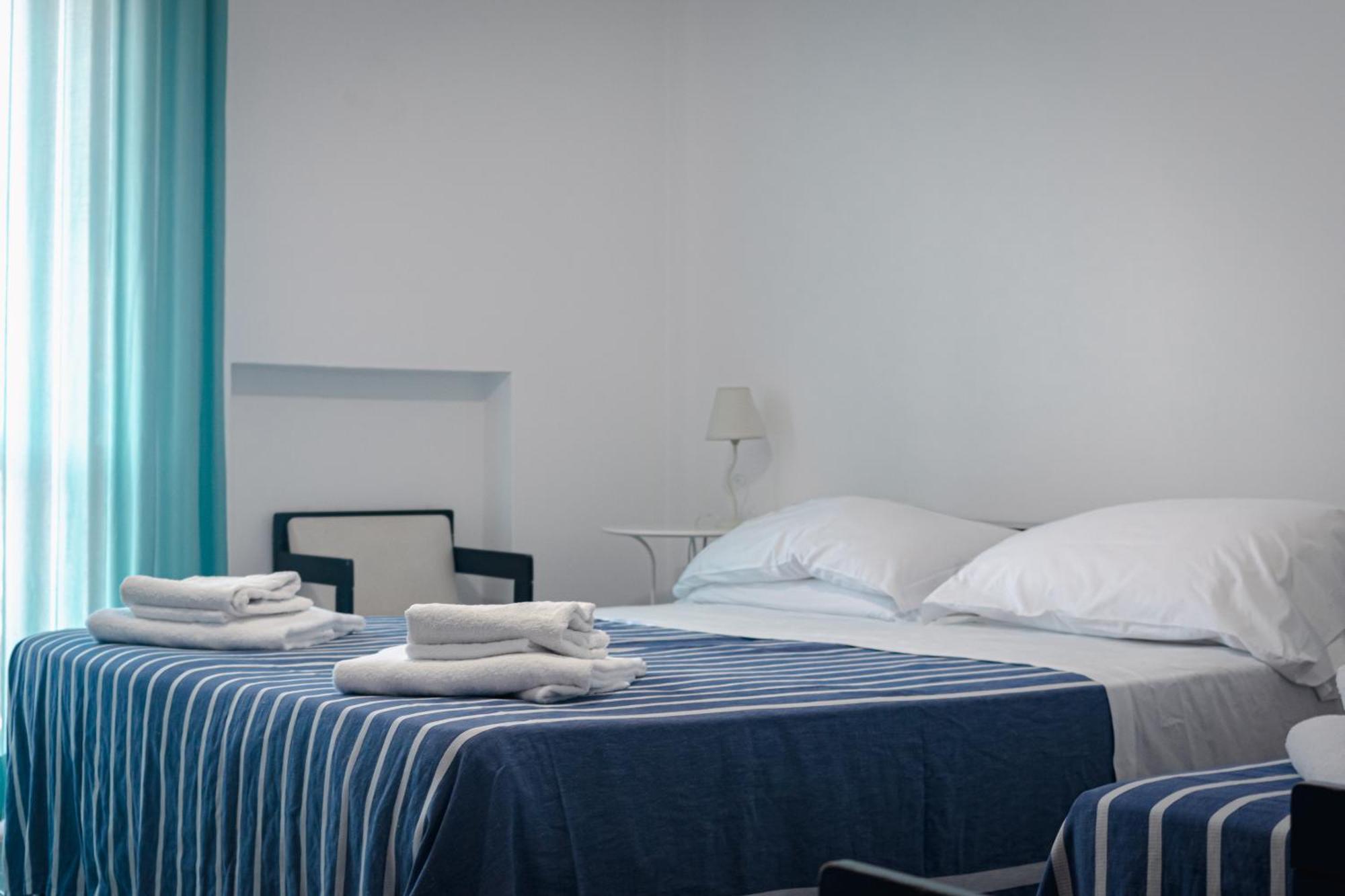 Hotel Mediterraneo Guardia Piemontese Terme Eksteriør billede