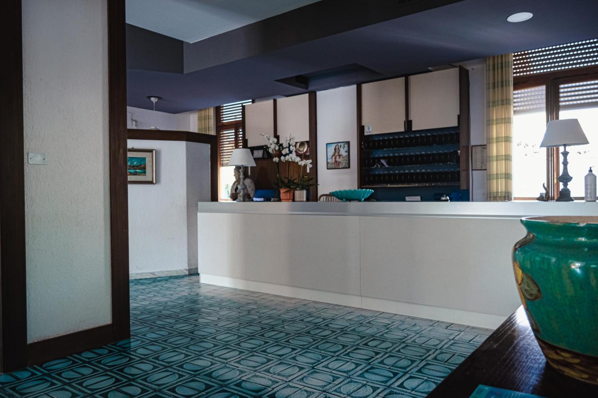 Hotel Mediterraneo Guardia Piemontese Terme Eksteriør billede